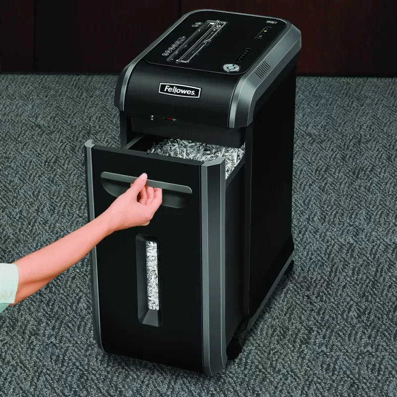 Bac extractible du Fellowes Powershred 99Ci : un détail pratique pour le vidage régulier.