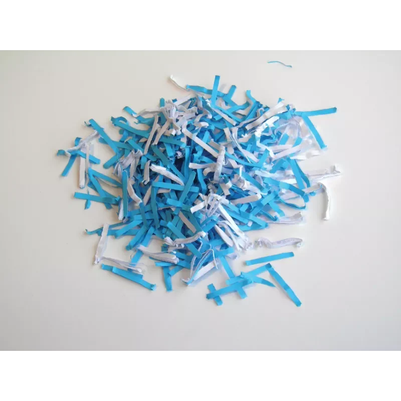 Exemple de fragments produits par le Fellowes Powershred 99Ci en coupe croisée.