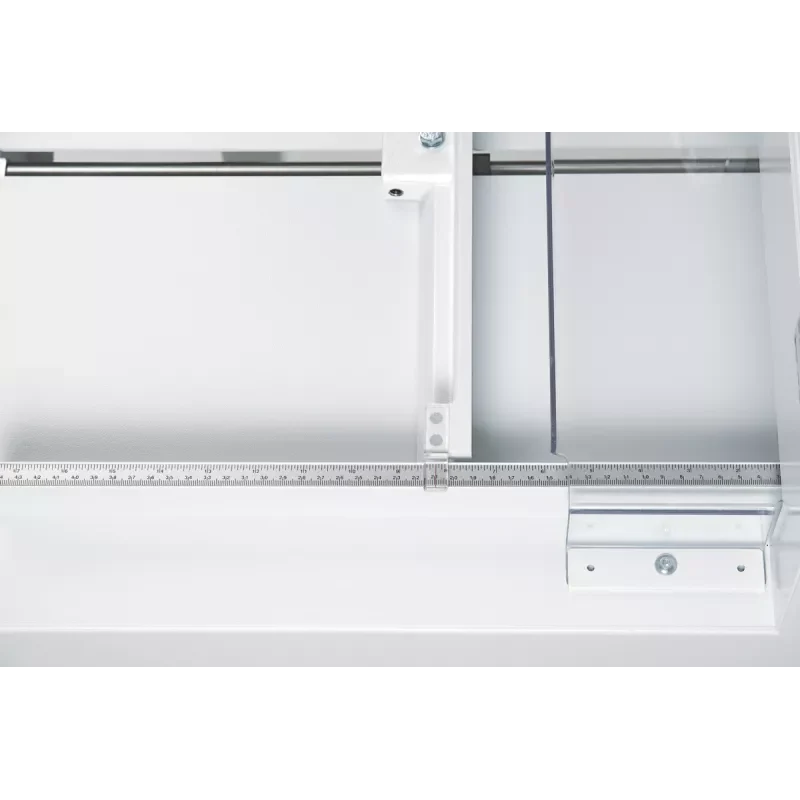 Graduations et butée arrière de l’IDEAL 4305 pour régler la dimension de coupe.