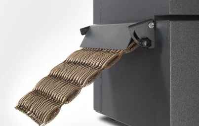 Le volet de sortie du HSM ProfiPack permet de modifier la mise en volume du carton matelassé selon le besoin de calage.