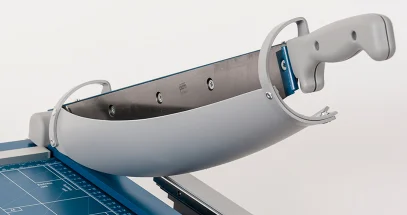 Protection pivotante de la lame sur la DAHLE 565, présentée par le fabricant sur son site américain.