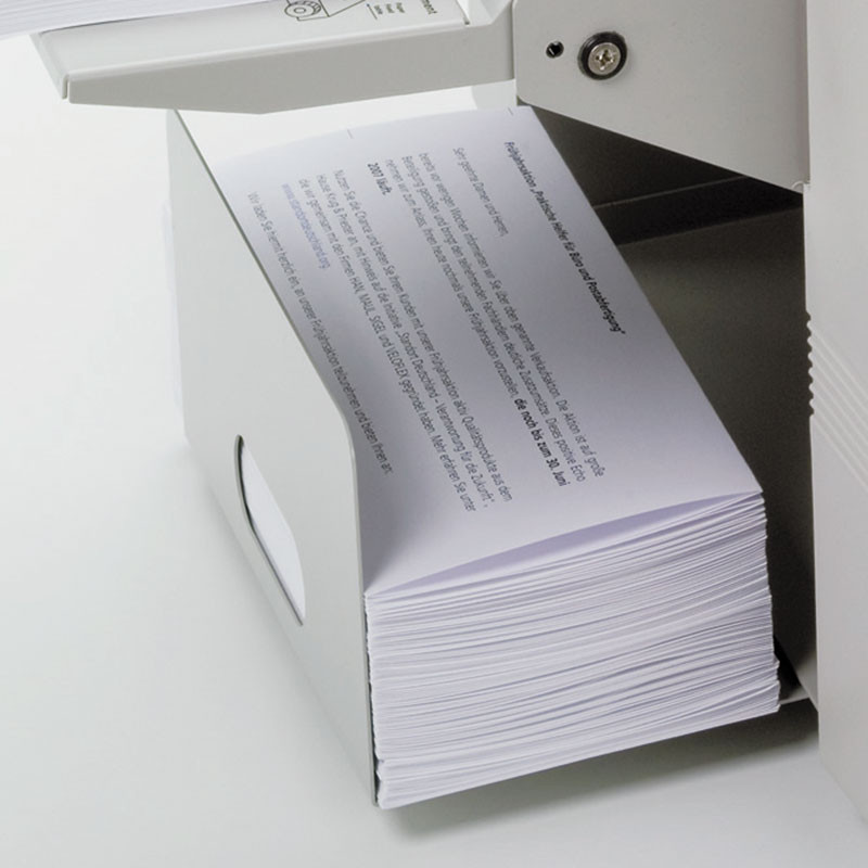 IDEAL 8324 : réception des feuilles pliées