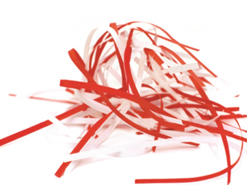Quelles différences entre un destructeur de papier à coupe droite et à coupe croisée ?