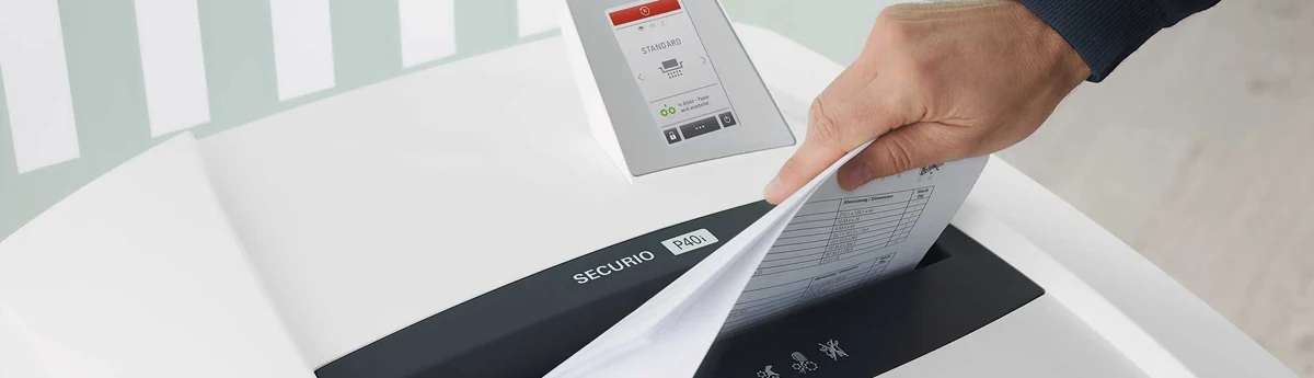 Destructeur HSM SECURIO P40i en cours d’utilisation